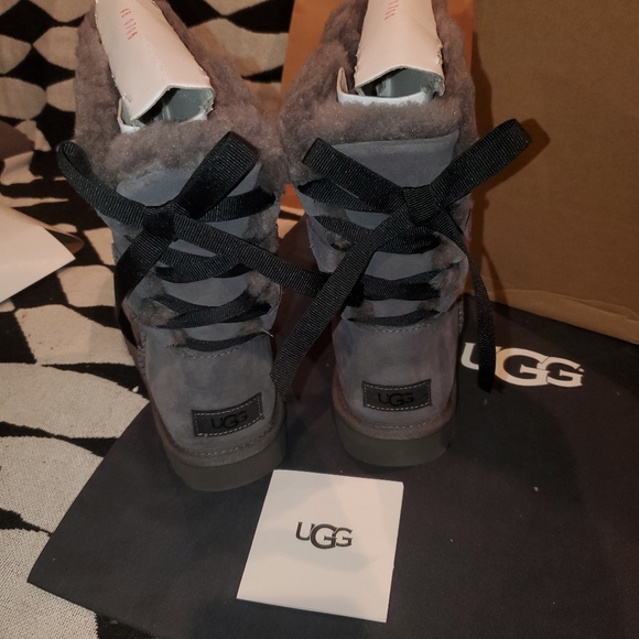 Ugg boots - Picture 4 of 10